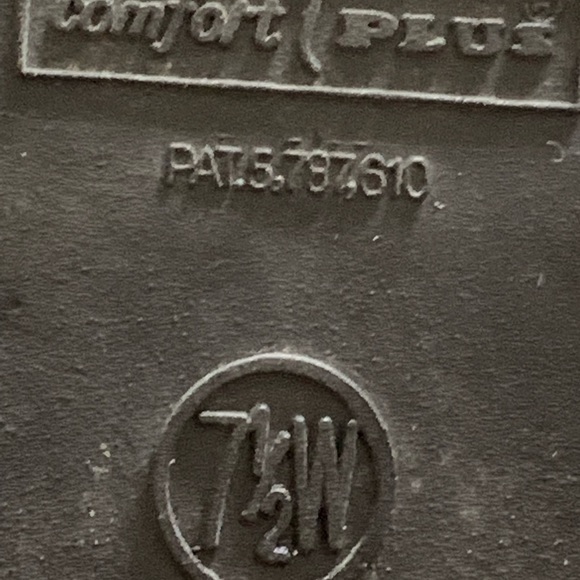 Comfort Plus black wedge shoes size 7.5 - Picture 9 of 11